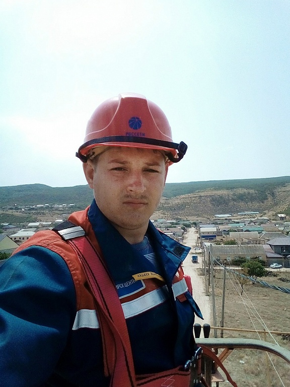 селфи на высоте гидроподъемника_Александр Бороденко.jpg селфи на высоте гидроподъемника_Александр Бороденко.jpg